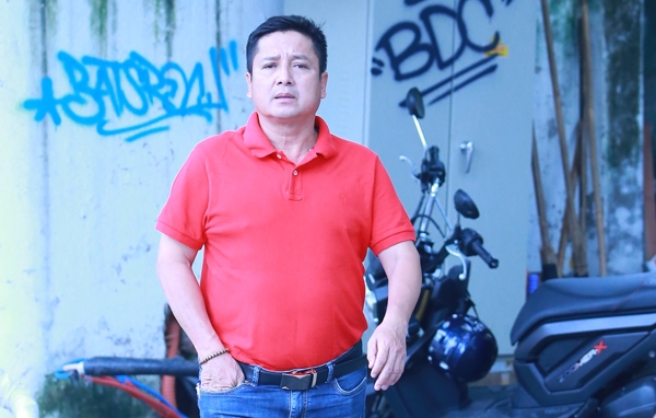 khanh-thi-mot-minh-den-mung-dam-cuoi-chi-anh-1