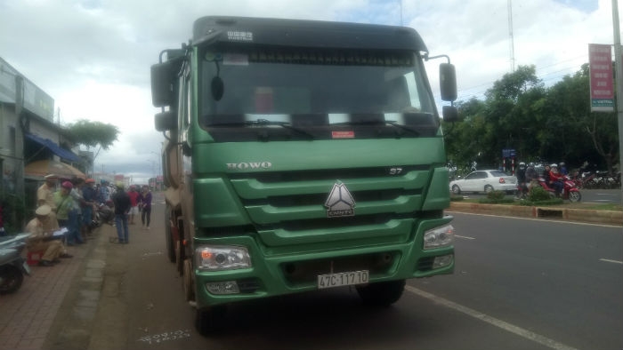 cho chi gai, thieu nu bi xe tai tong tu vong hinh anh 2