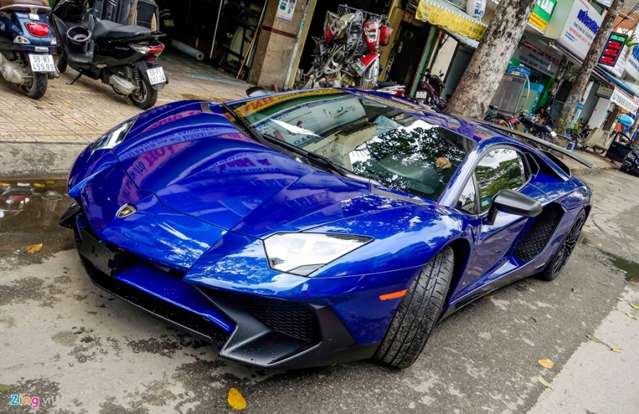 Minh Nhua mua hai sieu xe cung mau hinh anh 2