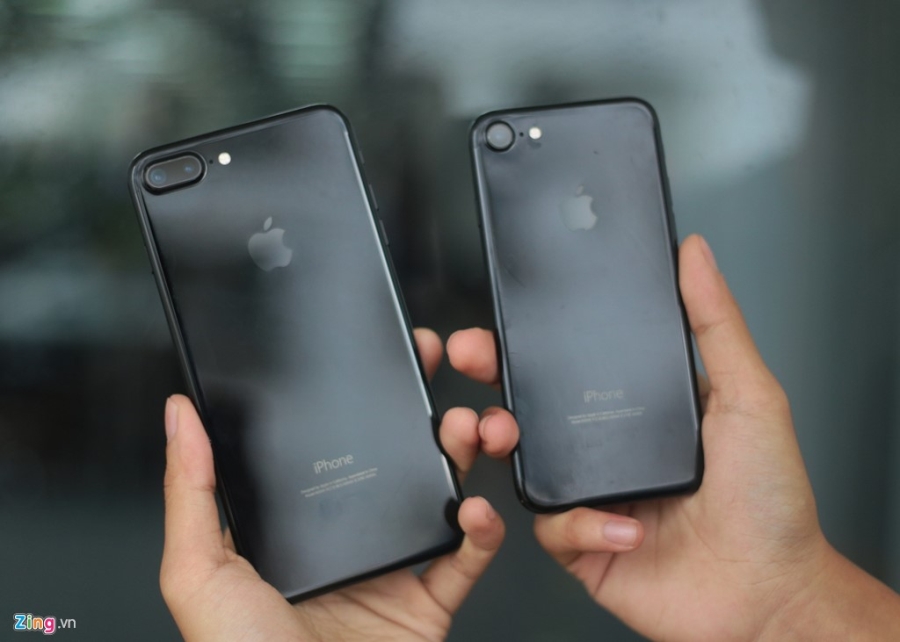 Bo doi iPhone 7 Jet Black tai Viet Nam hinh anh 1