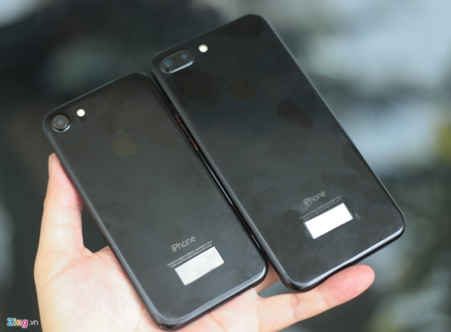 Bo doi iPhone 7 Jet Black tai Viet Nam hinh anh 2