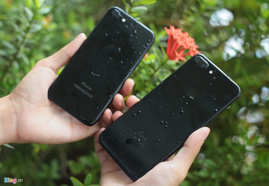 Bo doi iPhone 7 Jet Black tai Viet Nam hinh anh 13