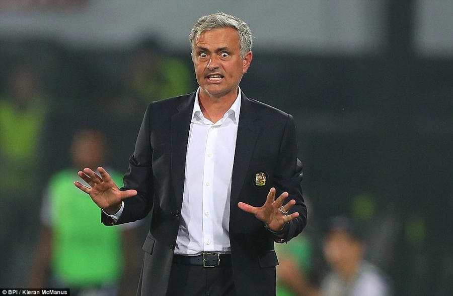 MU that bai 0-1 ngay tran ra quan o Europa League hinh anh 2