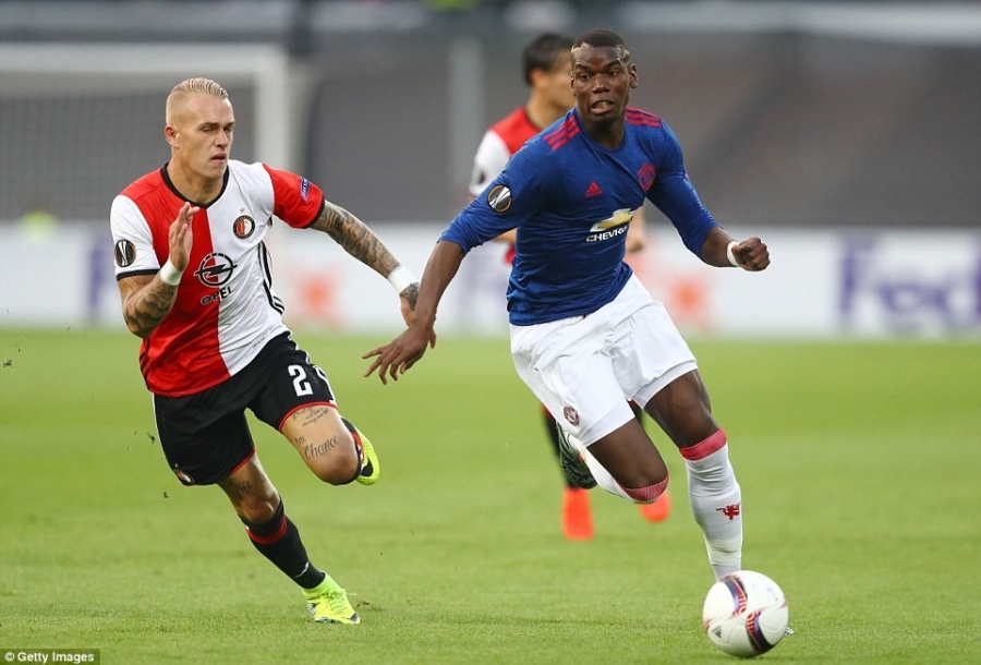 MU that bai 0-1 ngay tran ra quan o Europa League hinh anh 5