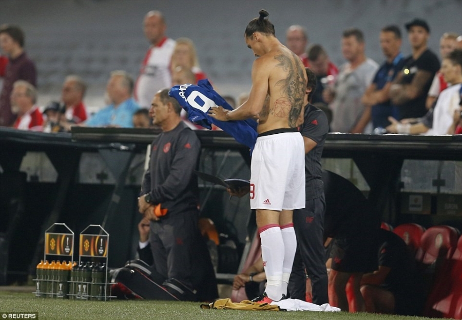 MU that bai 0-1 ngay tran ra quan o Europa League hinh anh 10