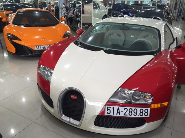  Bugatti Veyron cùng người bạn McLaren 650S Spider từng xuất hiện trong garage Minh Nhựa lại hội ngộ. 