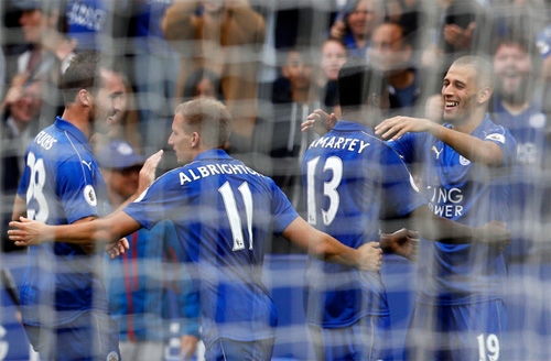 leicester-thang-dam-nho-cong-ban-hop-dong-ky-luc-slimani