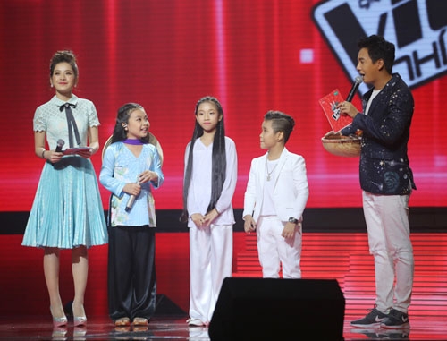 Chi Pu bị chê là MC thảm hoạ tại The Voice Kids - 2