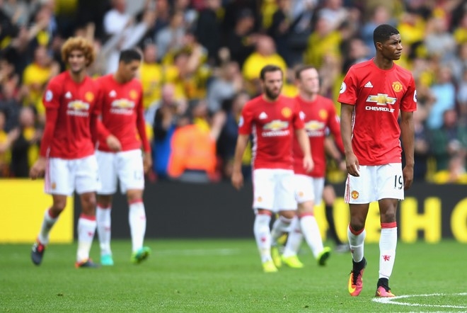 Mourinho va dan sao MU lang le tro ve sau that bai hinh anh 7
