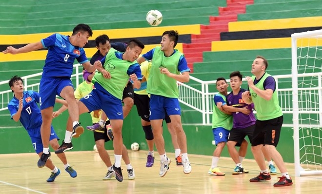 Tuyen futsal Viet Nam di mua sam cho gap Nga o vong 1/8 hinh anh 1