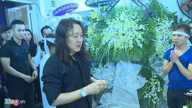 Nhat Hao khoc nuc no khi dung truoc linh cuu Minh Thuan hinh anh 1