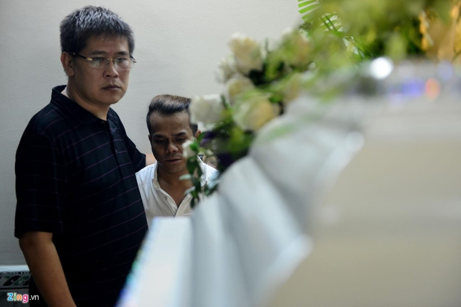 'Co gai xau xi' Ngoc Hiep den tien biet Minh Thuan luc khuya hinh anh 11
