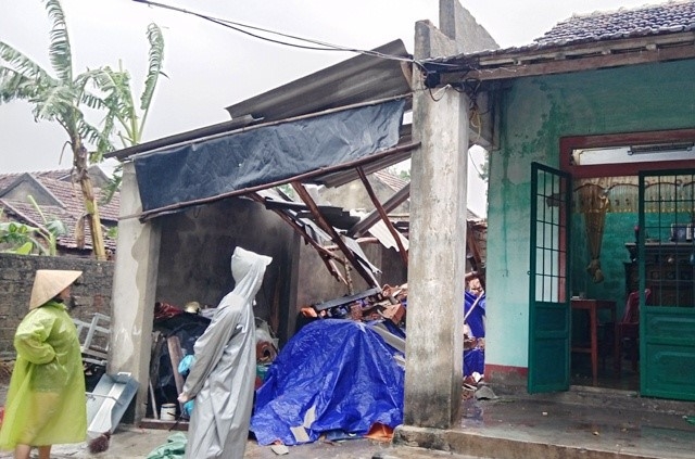 Loc xoay tran qua 5 phut thoi bay 32 mai nha hinh anh 1