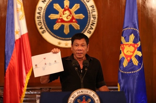 Nguoi Trung Quoc lot vao so tu cua ong Duterte hinh anh 1
