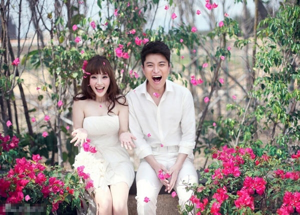 nhung-cap-cuoi-chay-bau-hot-nhat-lang-sao-hoa-ngu-3