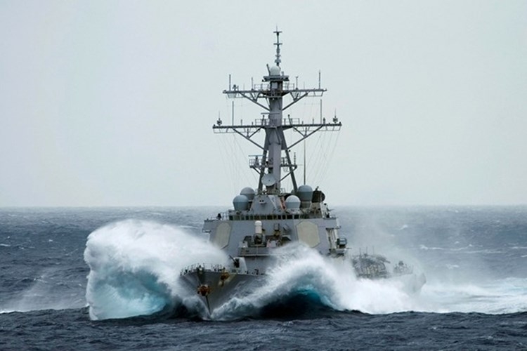 Suc manh khung khiep cua khu truc ham USS Curtis Wilbur My-Hinh-2