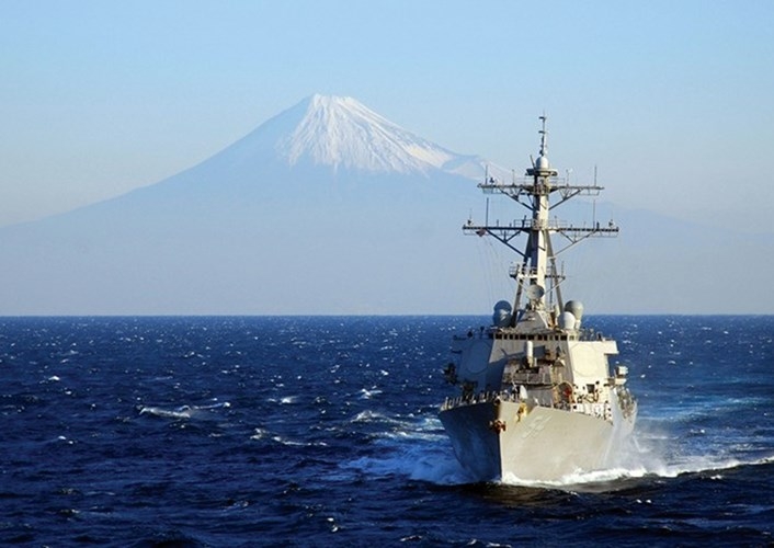 Suc manh khung khiep cua khu truc ham USS Curtis Wilbur My-Hinh-14