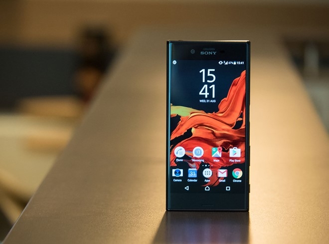 6 smartphone dang cho doi vao cuoi nam hinh anh 3