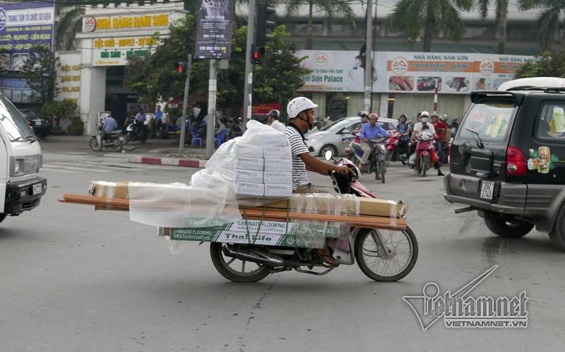 xe chở cồng kềnh, xe chờ tôn, xe thần chết, hung thần đường phố, tai nạn thương tâm, bé trai bị tôn cứa cổ