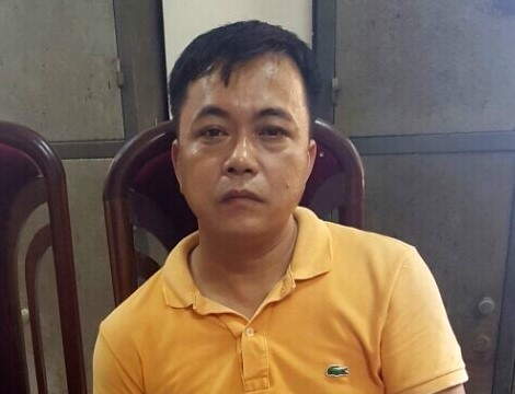 Canh sat no sung khong che trum ma tuy tren xe Mazda hinh anh 1