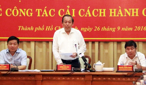 chu-tich-tp-hcm-dan-kham-benh-10-phut-nhung-phai-cho-ca-chuc-tieng
