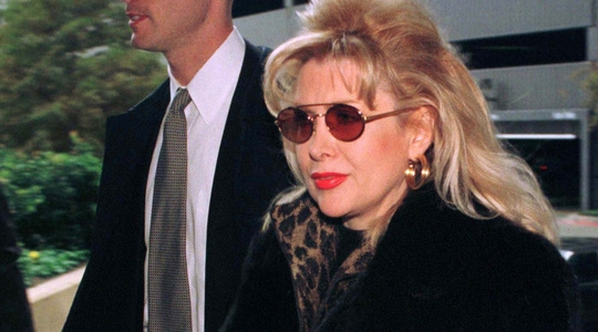  Bà Gennifer Flowers Ảnh: REUTERS 