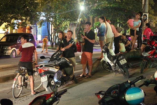 Nguoi dan thuc dem cho xem mat nghi pham gay tham an hinh anh 8