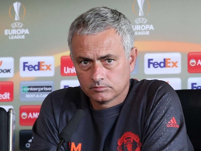 Rooney phai tiep tuc du bi tai Europa League hinh anh 1