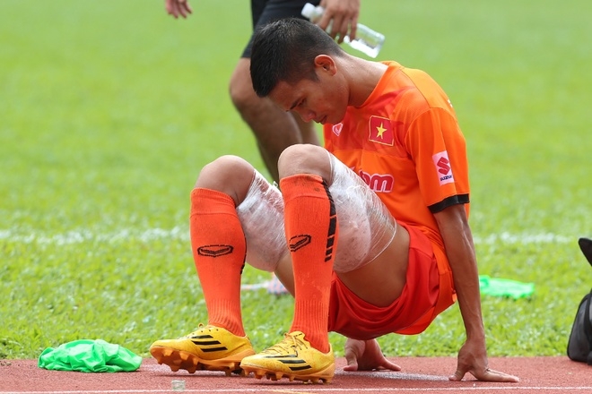 Công Vinh và đồng đội nhồi thể lực chuẩn bị cho AFF Cup - ảnh thể thao