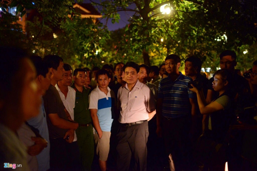 Chu tich Nguyen Duc Chung di cano ra ho Tay kiem tra ca chet hinh anh 2