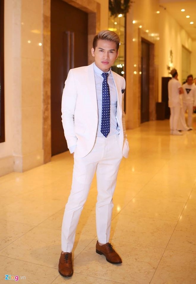 Dam Vinh Hung moi 700 nguoi o showbiz toi sinh nhat hinh anh 12