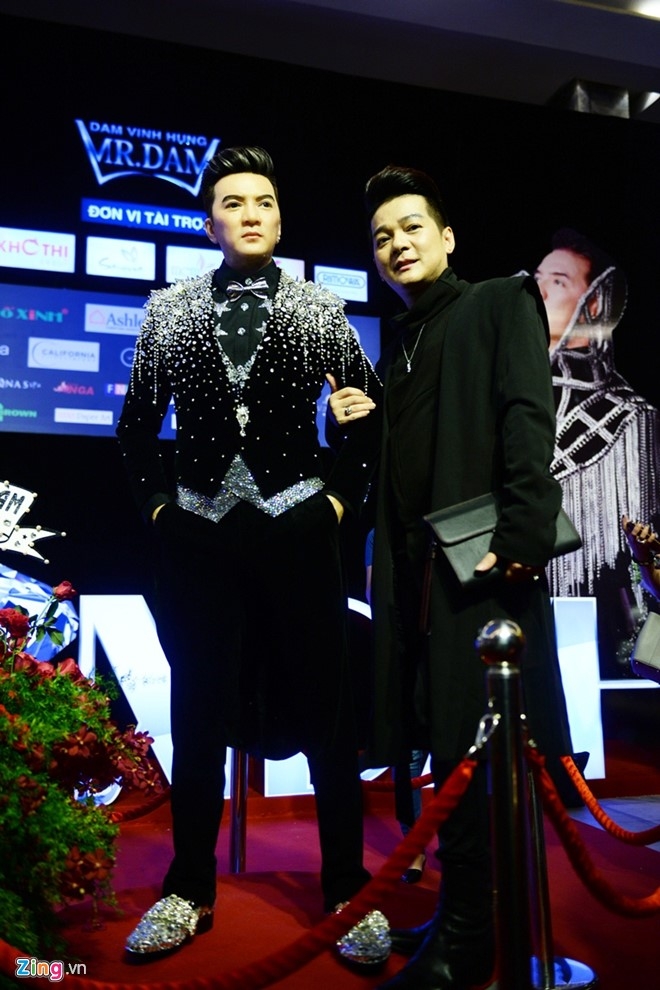 Dan sao Vpop tap nap xem live show Dam Vinh Hung hinh anh 5