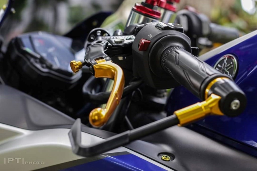 Yamaha YZF-R3 len nhieu do choi cua biker Viet hinh anh 6