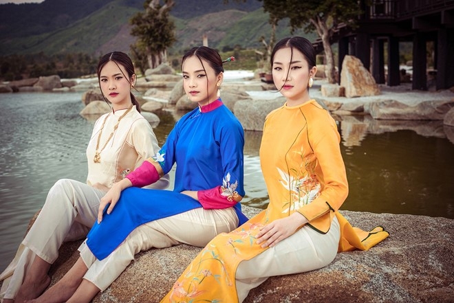 Nguoi dep Hoa hau Viet Nam 2016 do sac trong ta ao dai hinh anh 2