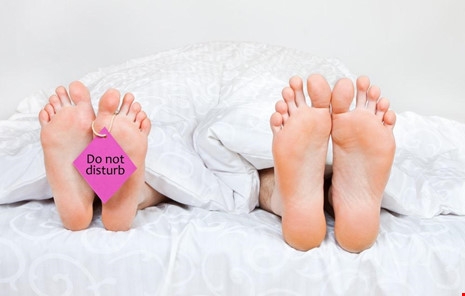 Phải làm gì khi bạn đời đột nhiên “lãnh cảm“ - ảnh 1