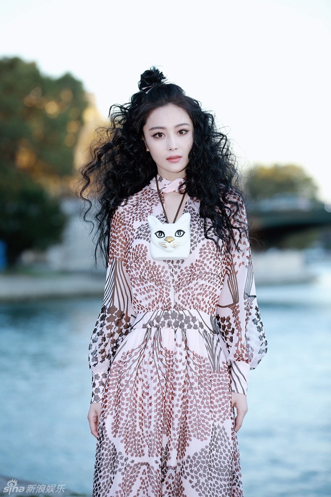 Sao Hoa ngu noi bat tai Tuan le thoi trang Paris hinh anh 2