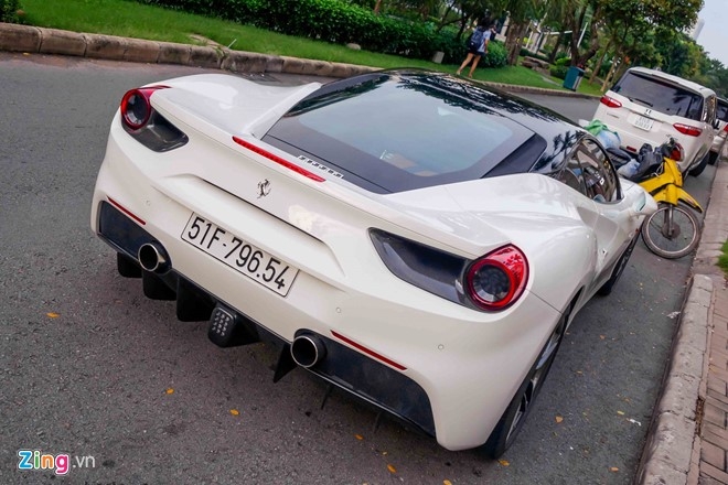 Tho Viet tu son trang sieu xe Ferrari 488 GTB gia 15 ty dong hinh anh 7