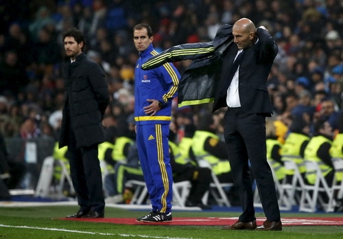 Zidane âu lo với trọng trách dẫn dắt Real Madrid