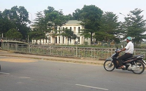 Bắt khẩn cấp 11 thanh niên dùng hung khí đánh người trong đêm