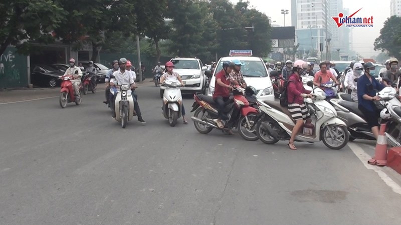 tắc đường hà nội, giao thông hà nội, chân cầu vượt