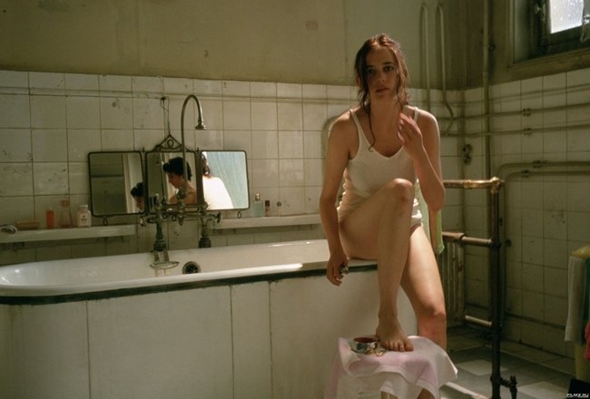 nhung canh phim sexy cua bieu tuong phap lam khuynh dao hollywood hinh anh 8