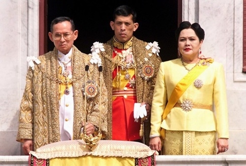 chan-dung-thai-tu-mang-ham-tuong-noi-ngoi-quoc-vuong-thai-lan-2