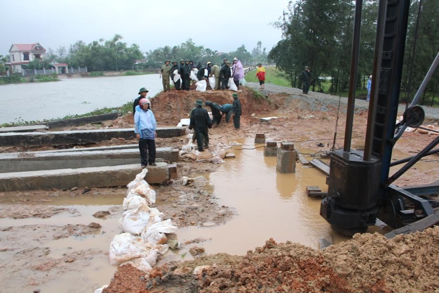 ha tinh: de vo, co thu gay do vi mua lon hinh anh 1