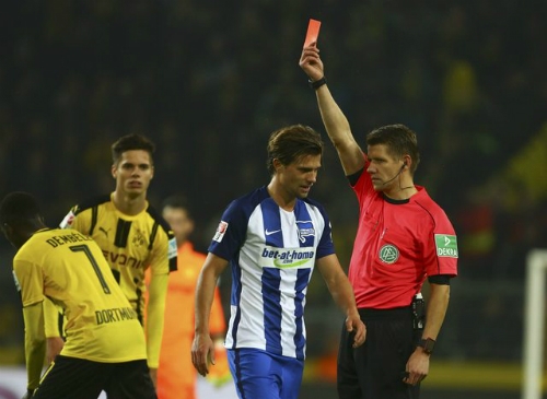 dortmund-lap-ky-luc-bat-bai-san-nha-sau-tran-hoa-hertha-berlin-1