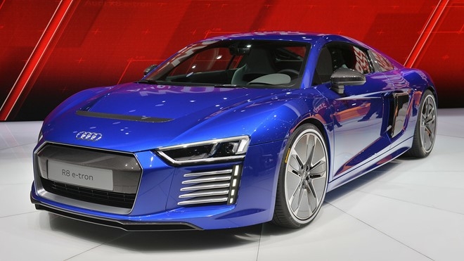 Audi khai tu sieu xe R8 e-tron hinh anh 1