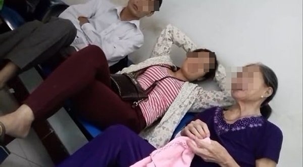 con chửi mẹ, đánh mẹ, bạo hành gia đình, gia đình