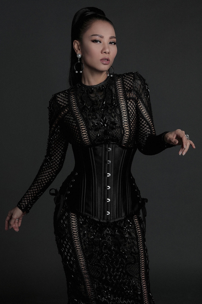 Hoa hậu Mỹ Linh hiền lành giữa dàn mỹ nhân sexy tới bến như Angela Phương Trinh, Mai Ngô, Chi Pu... - Ảnh 10. Hoa hậu Mỹ Linh hiền lành giữa dàn mỹ nhân sexy tới bến như Angela Phương Trinh, Mai Ngô, Chi Pu... - Ảnh 10.