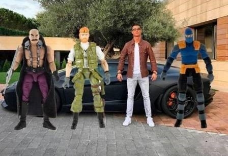 Ronaldo hoa nguoi doi, sieu xayda va tho sua xe hinh anh 7