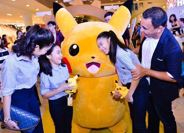 hai-con-gai-quyen-linh-lon-phong-phao-1