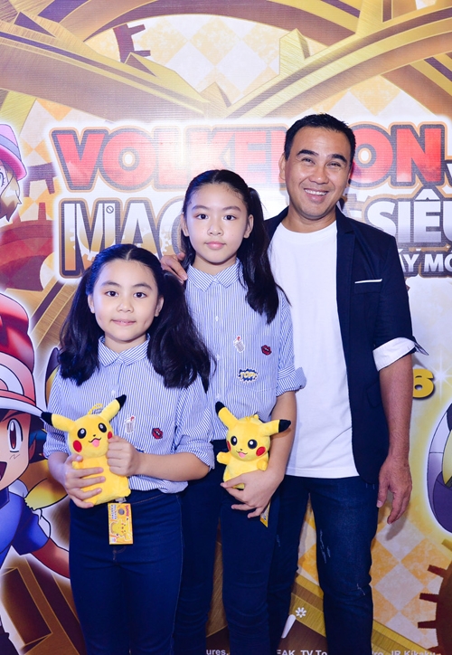 hai-con-gai-quyen-linh-lon-phong-phao-2